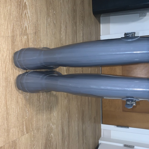 Women's size 9 Grey Hunter Boots - Picture 3 of 3